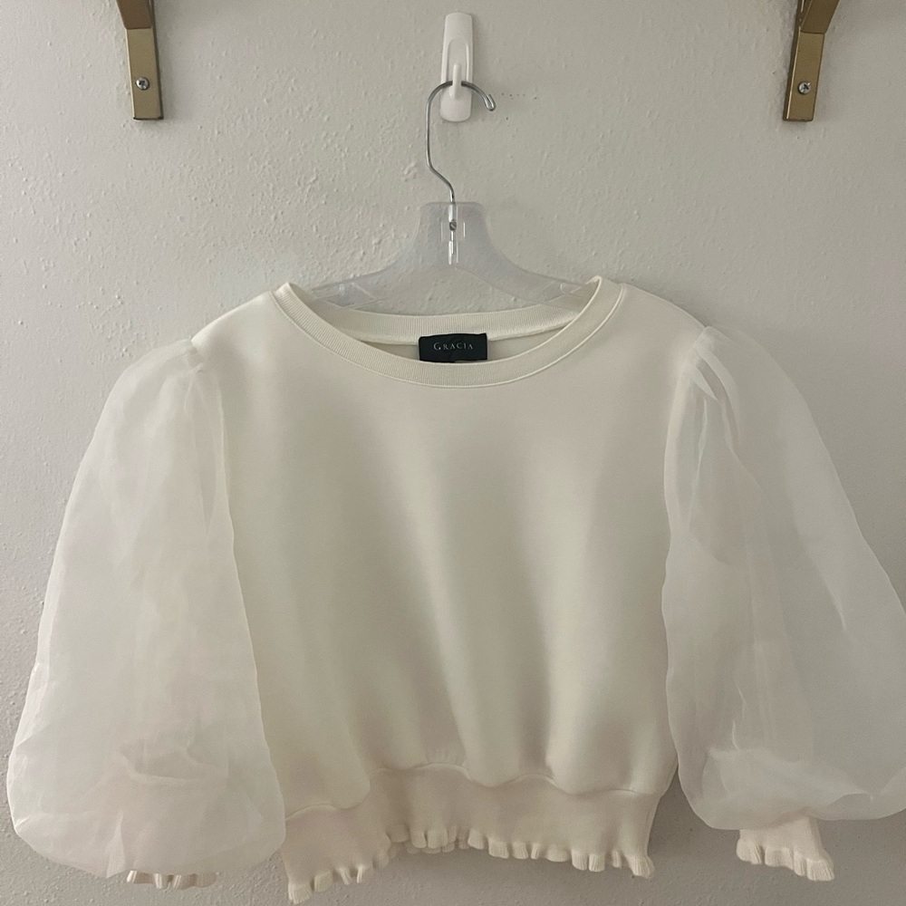 Gracia White Ruffled Crop Blouse